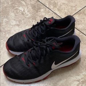 Men’s 10.5 Nike shoes